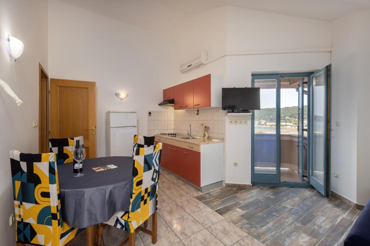 Apartment Sandra Supetarska Draga Eksteriør billede